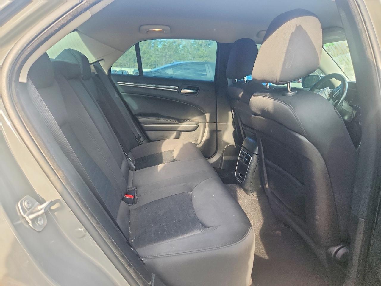 2019 CHRYSLER 300