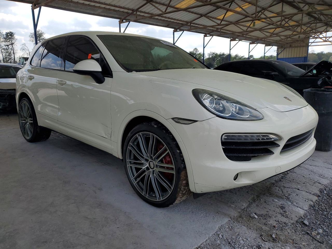 2011 PORSCHE CAYENNE