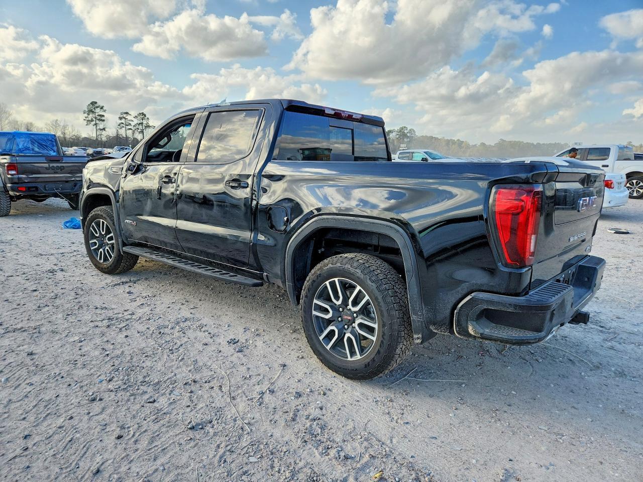 2025 GMC Sierra