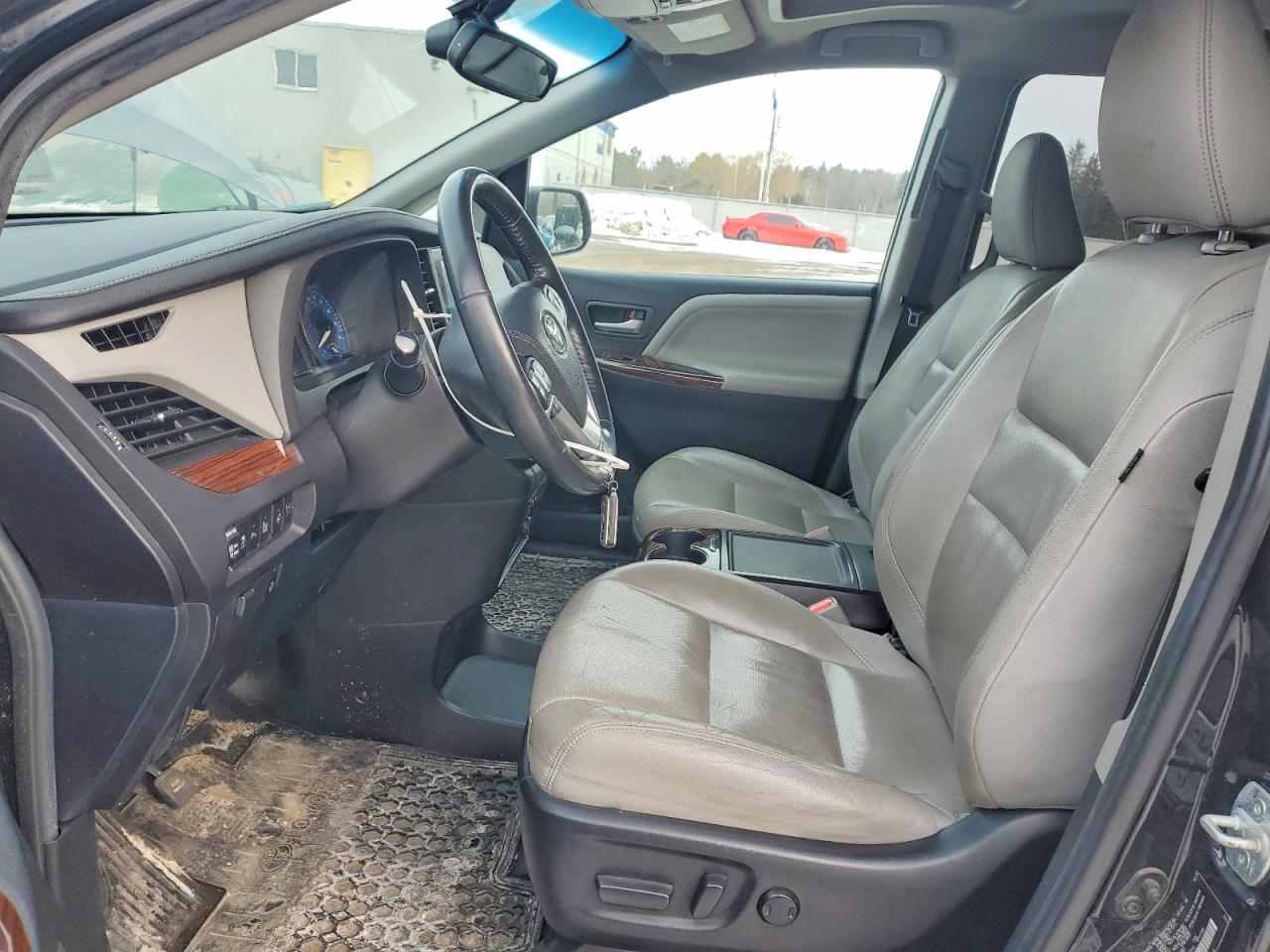 2015 TOYOTA SIENNA