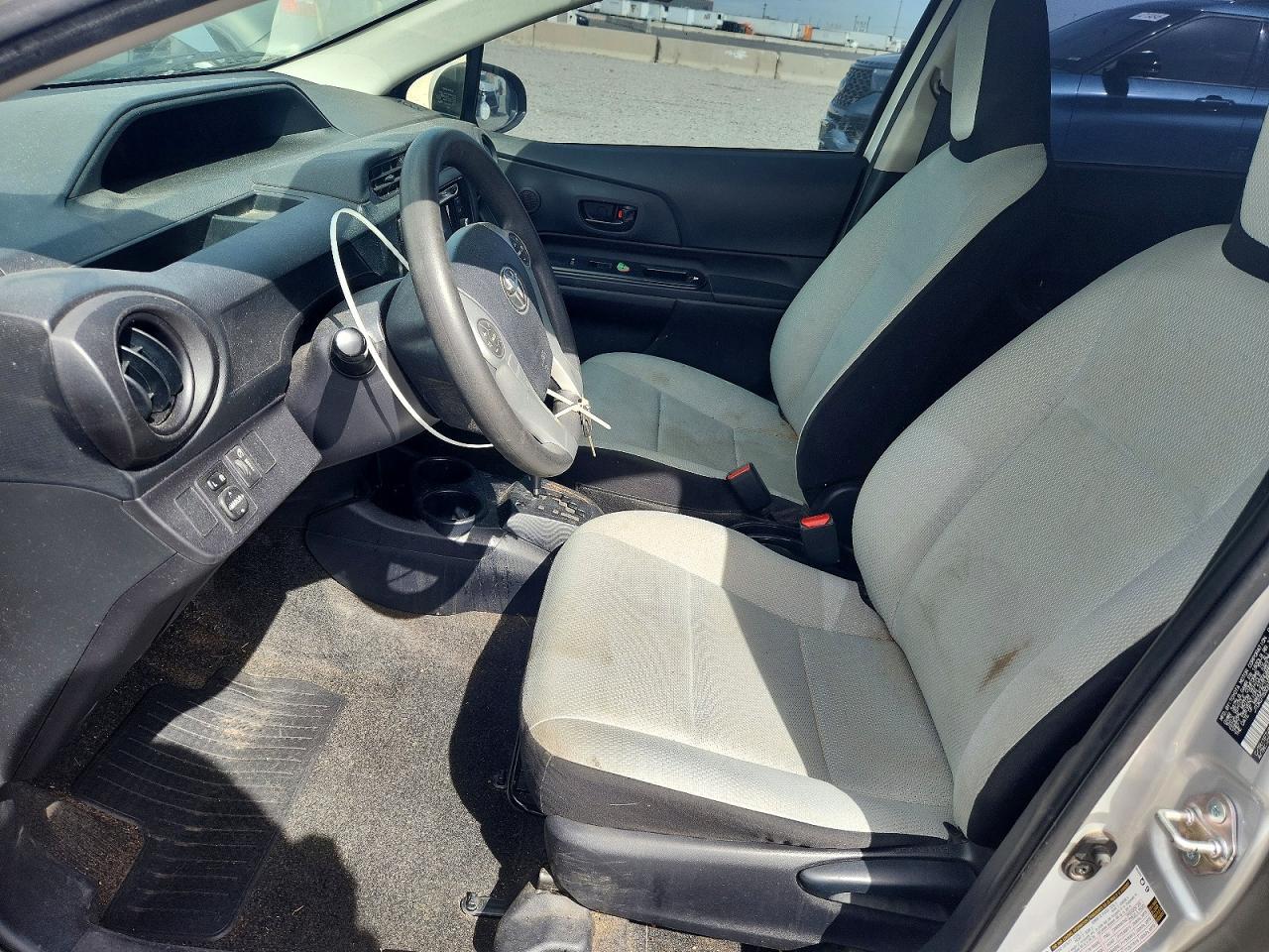 2016 TOYOTA Prius c