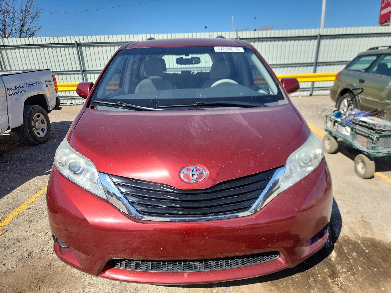 2013 TOYOTA SIENNA