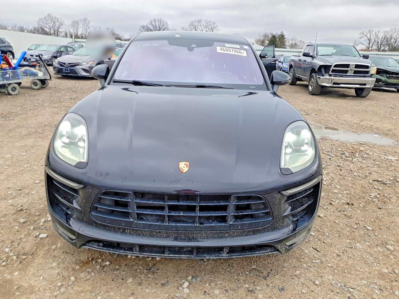 2017 PORSCHE Macan