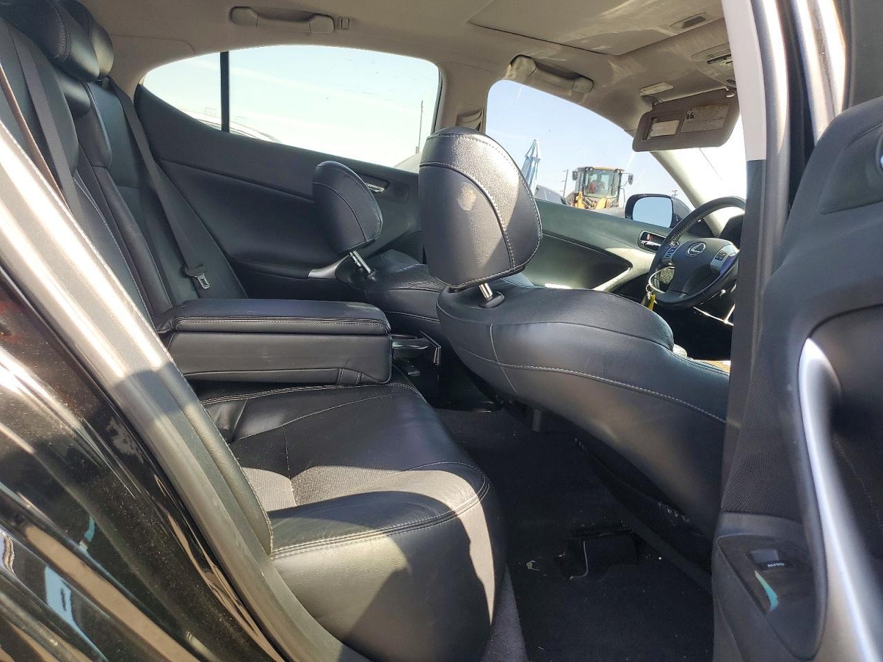 2011 LEXUS IS 250