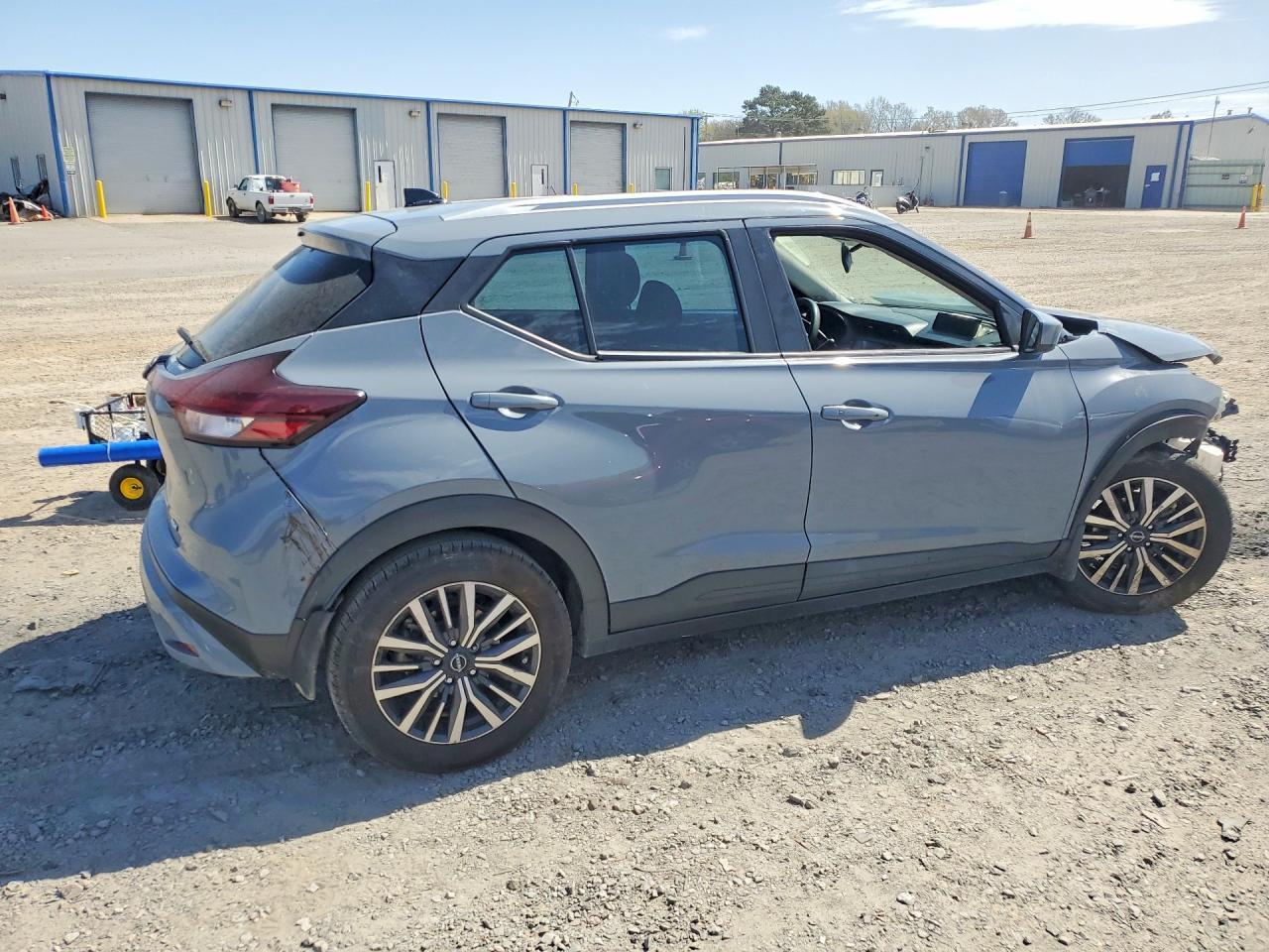 2022 NISSAN KICKS