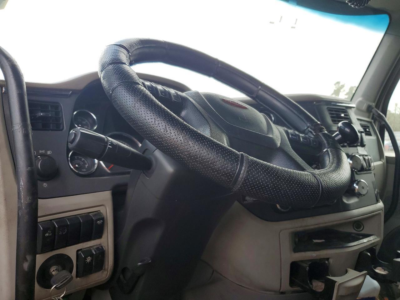2020 PETERBILT 579