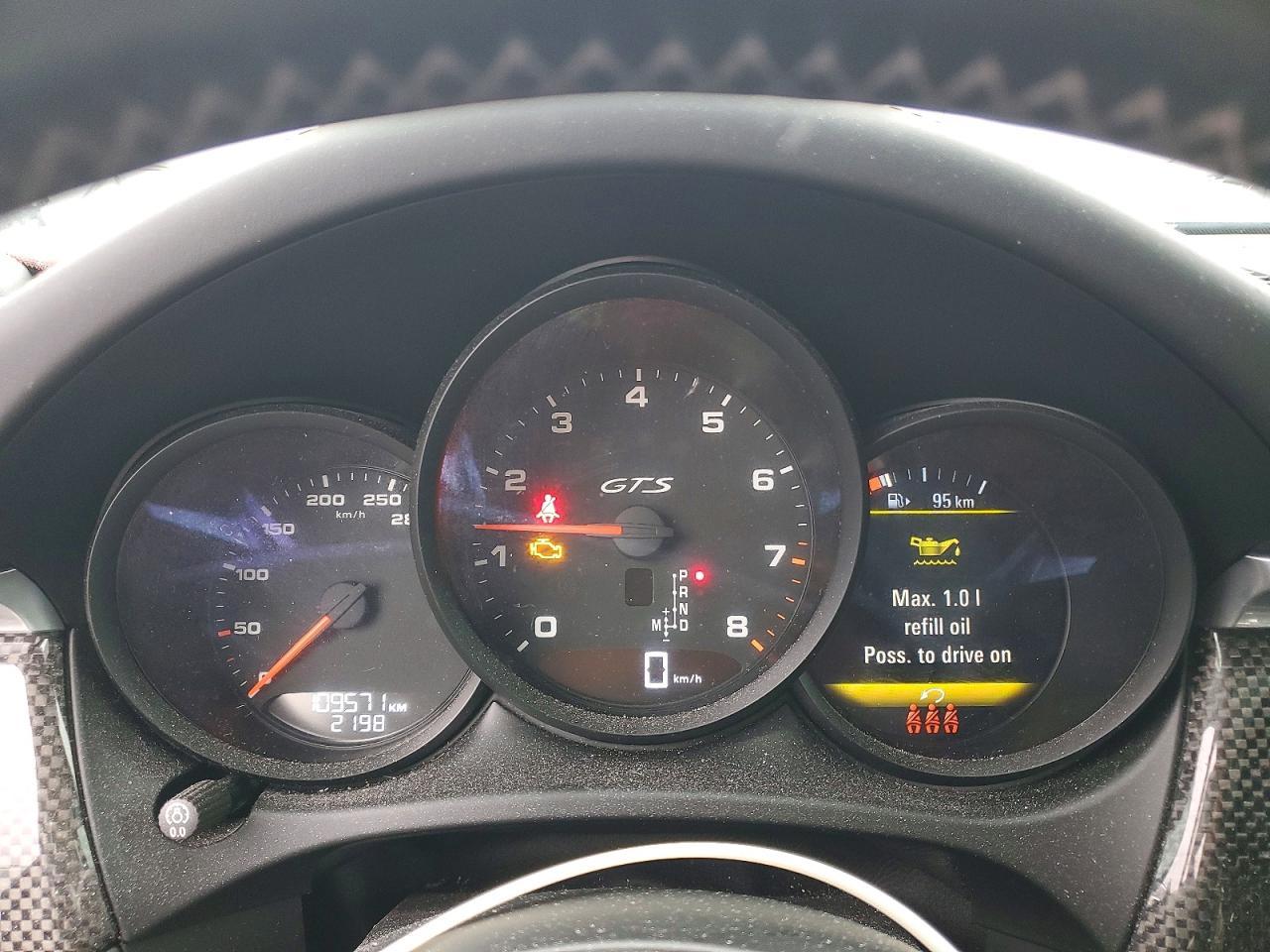 2020 PORSCHE Macan