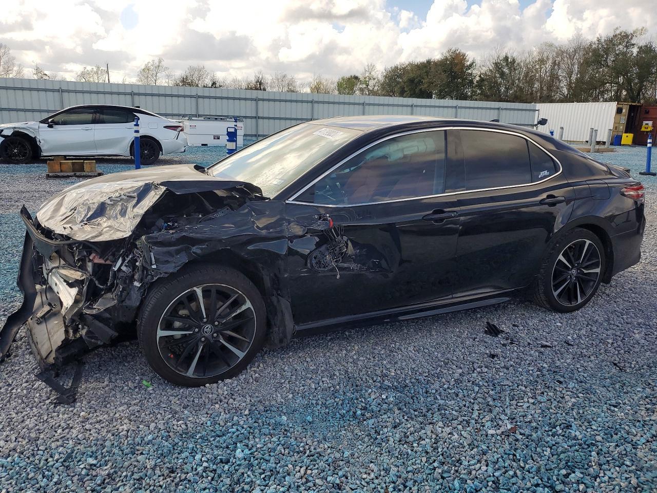 2019 TOYOTA CAMRY