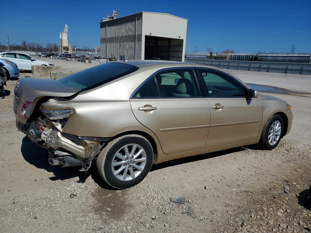 2010 TOYOTA CAMRY