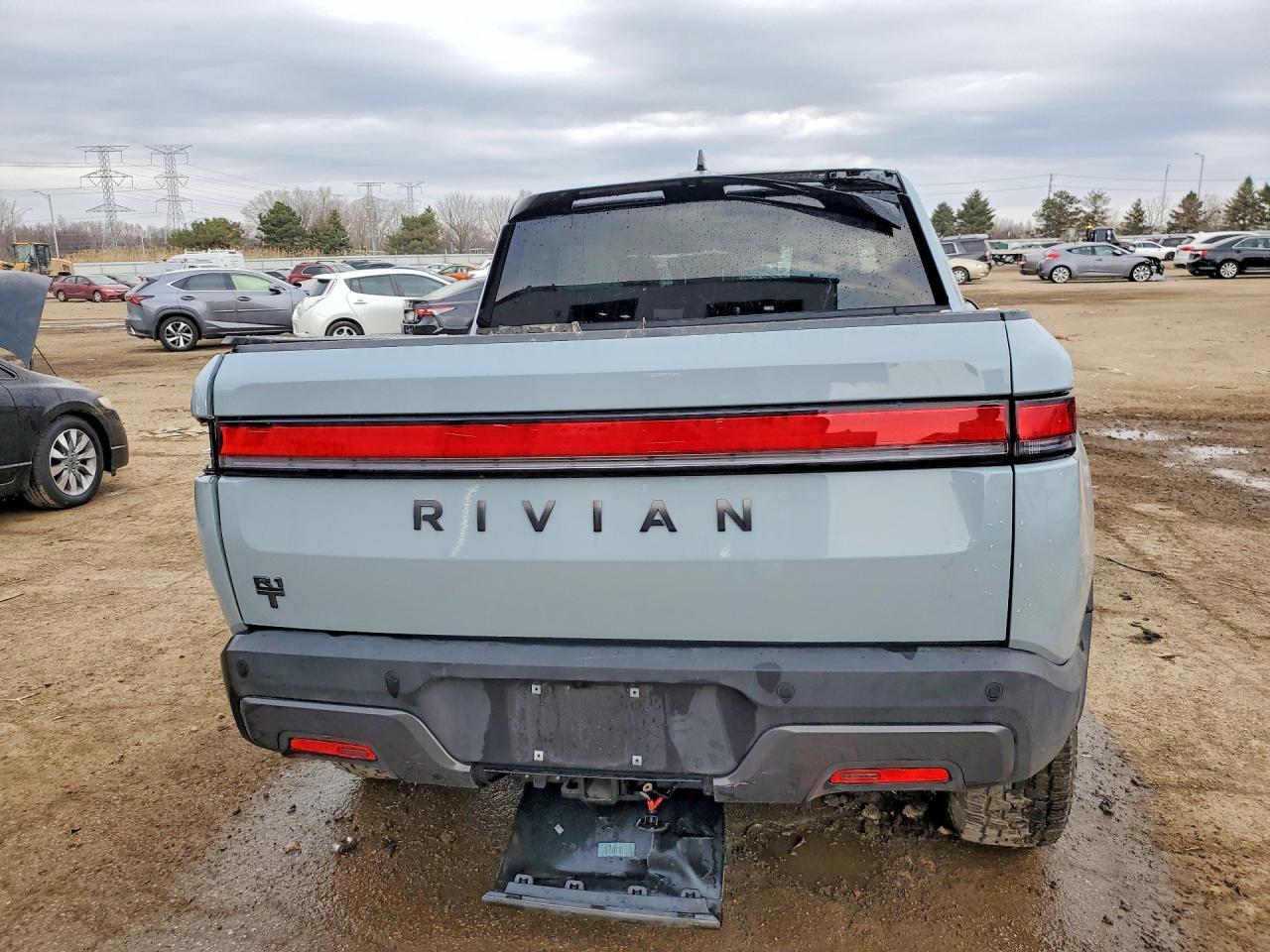 2025 RIVIAN R1t