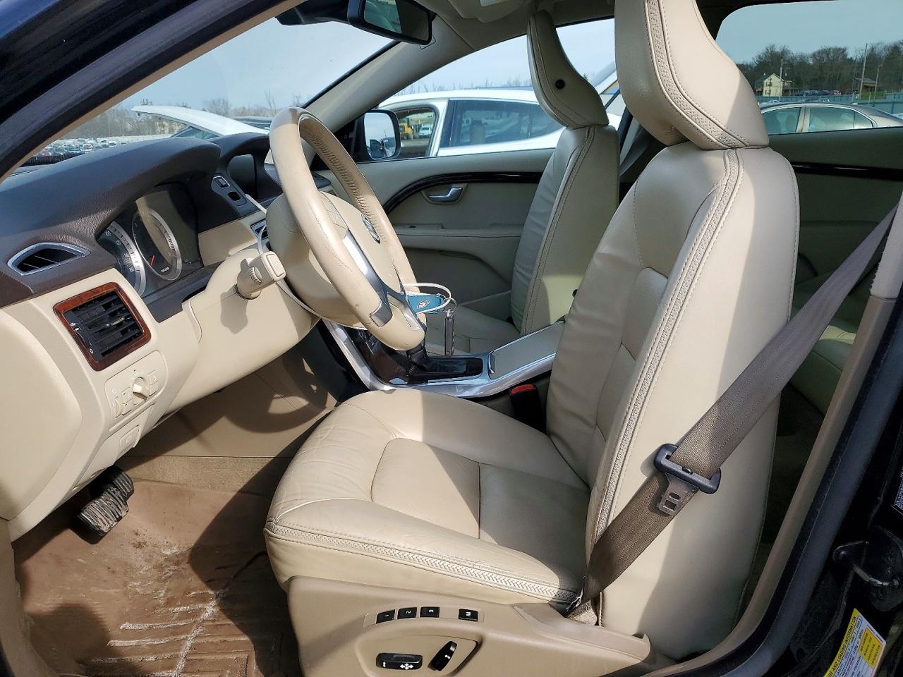 2013 VOLVO XC70