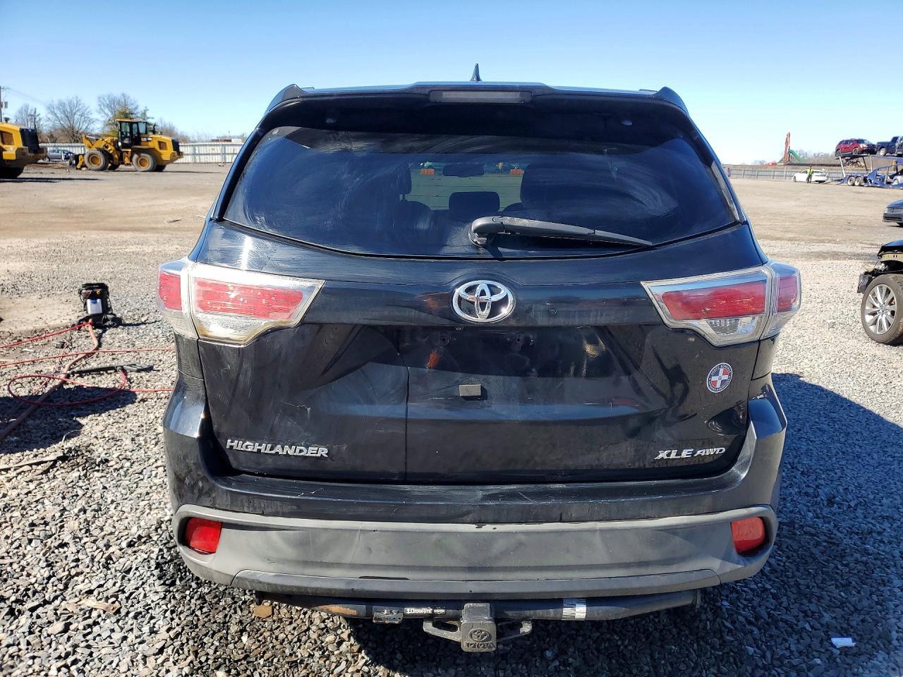 2016 TOYOTA HIGHLANDER
