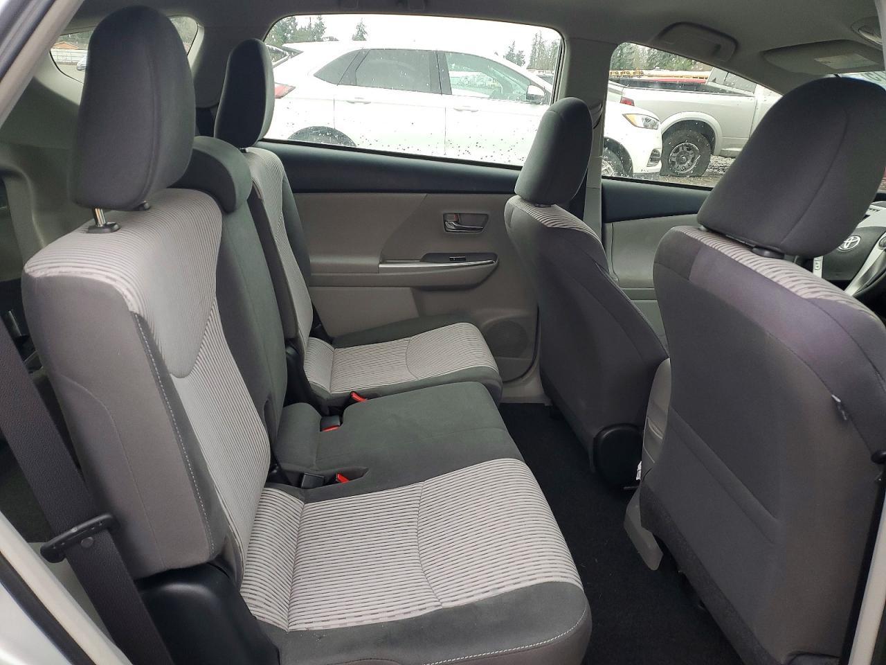 2016 TOYOTA PRIUS V