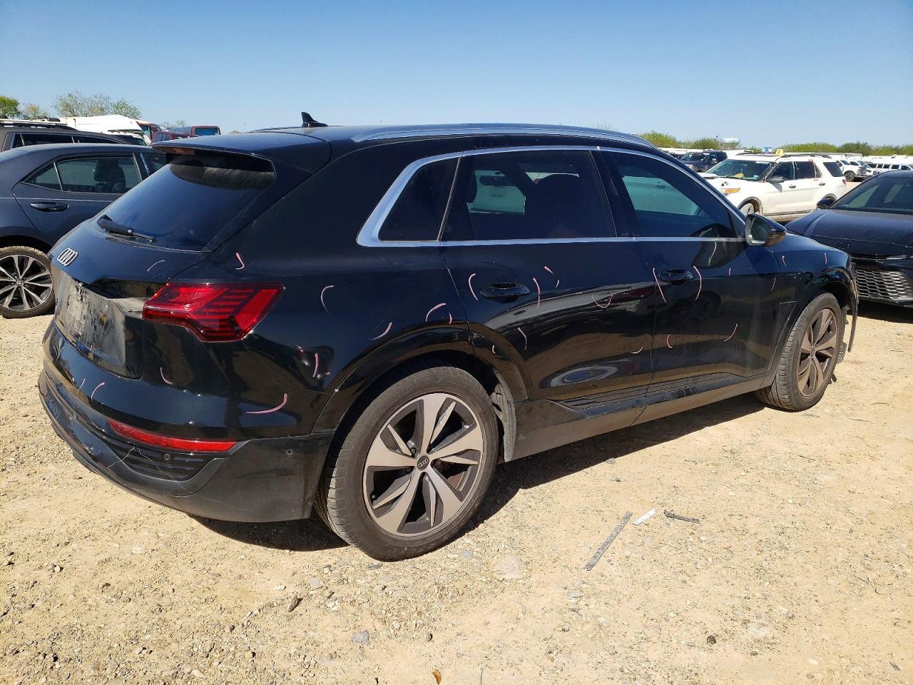 2024 AUDI Q8