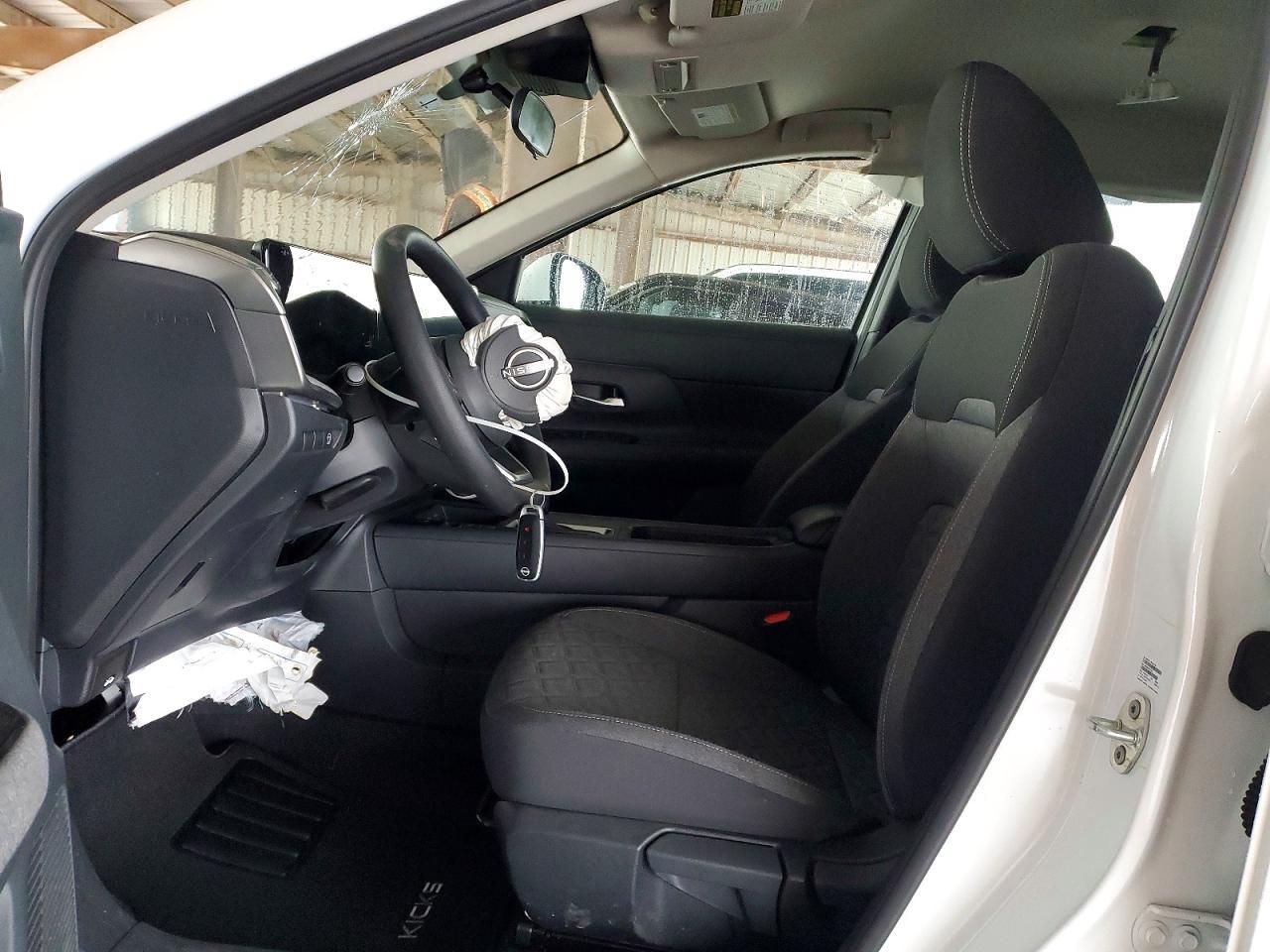 2025 NISSAN KICKS