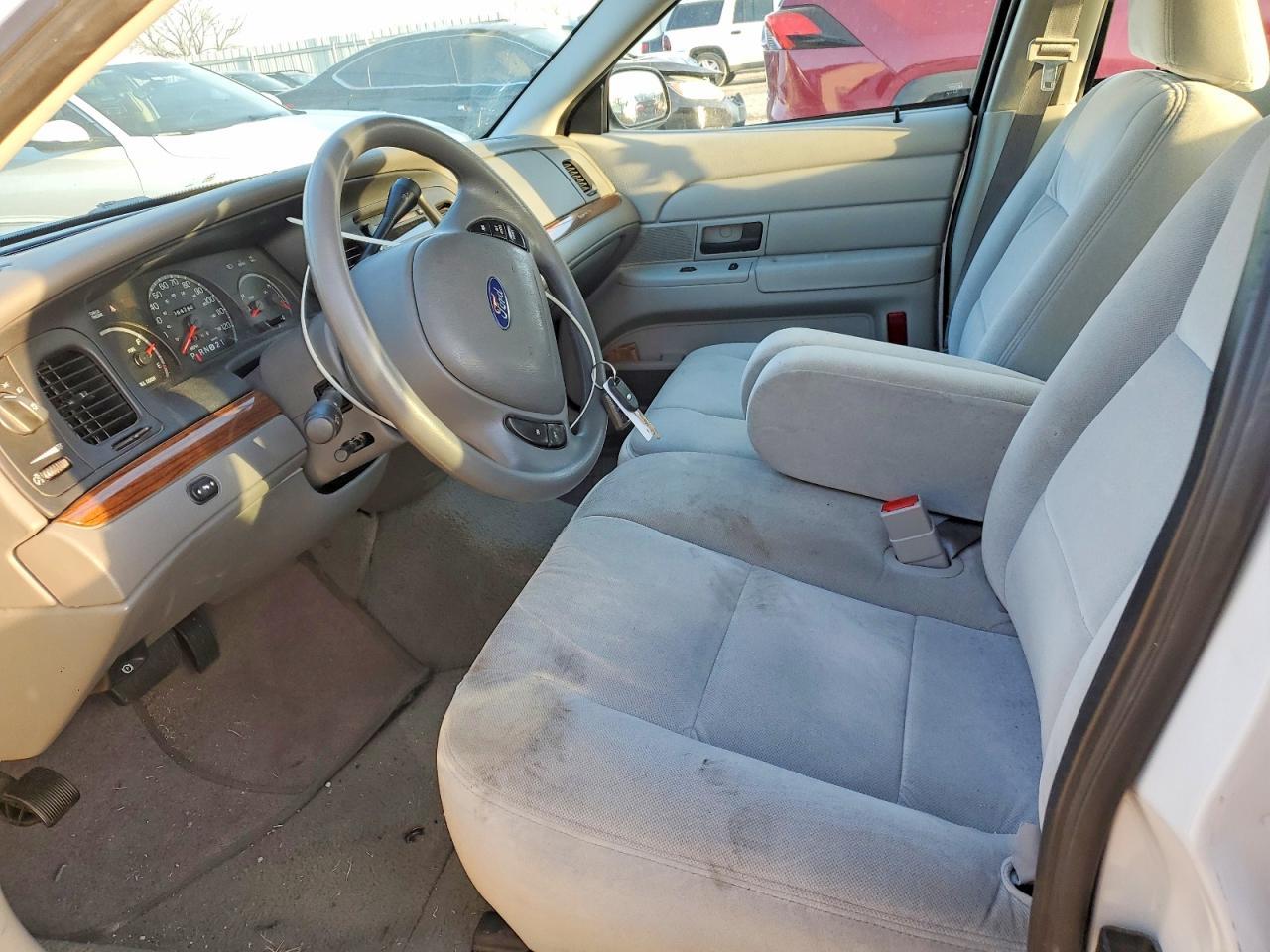 2003 FORD Crown Victoria