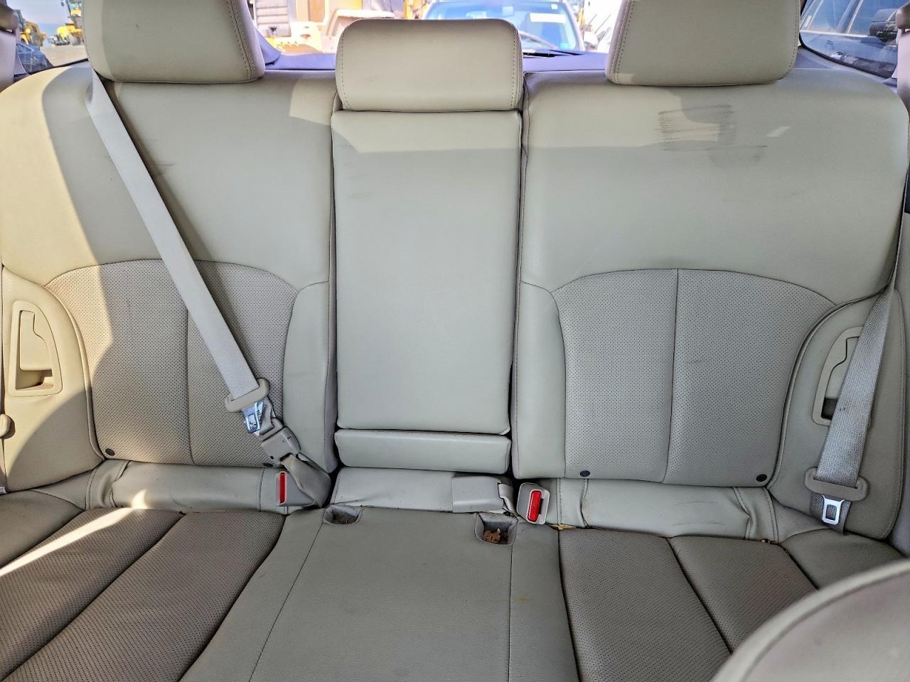 2014 SUBARU Outback