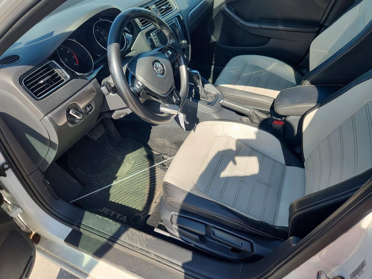2016 VOLKSWAGEN JETTA