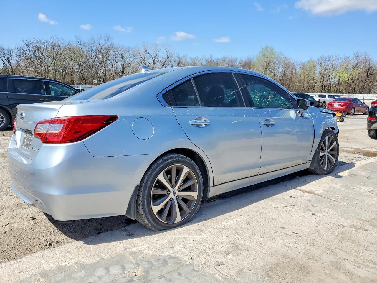2016 SUBARU Legacy