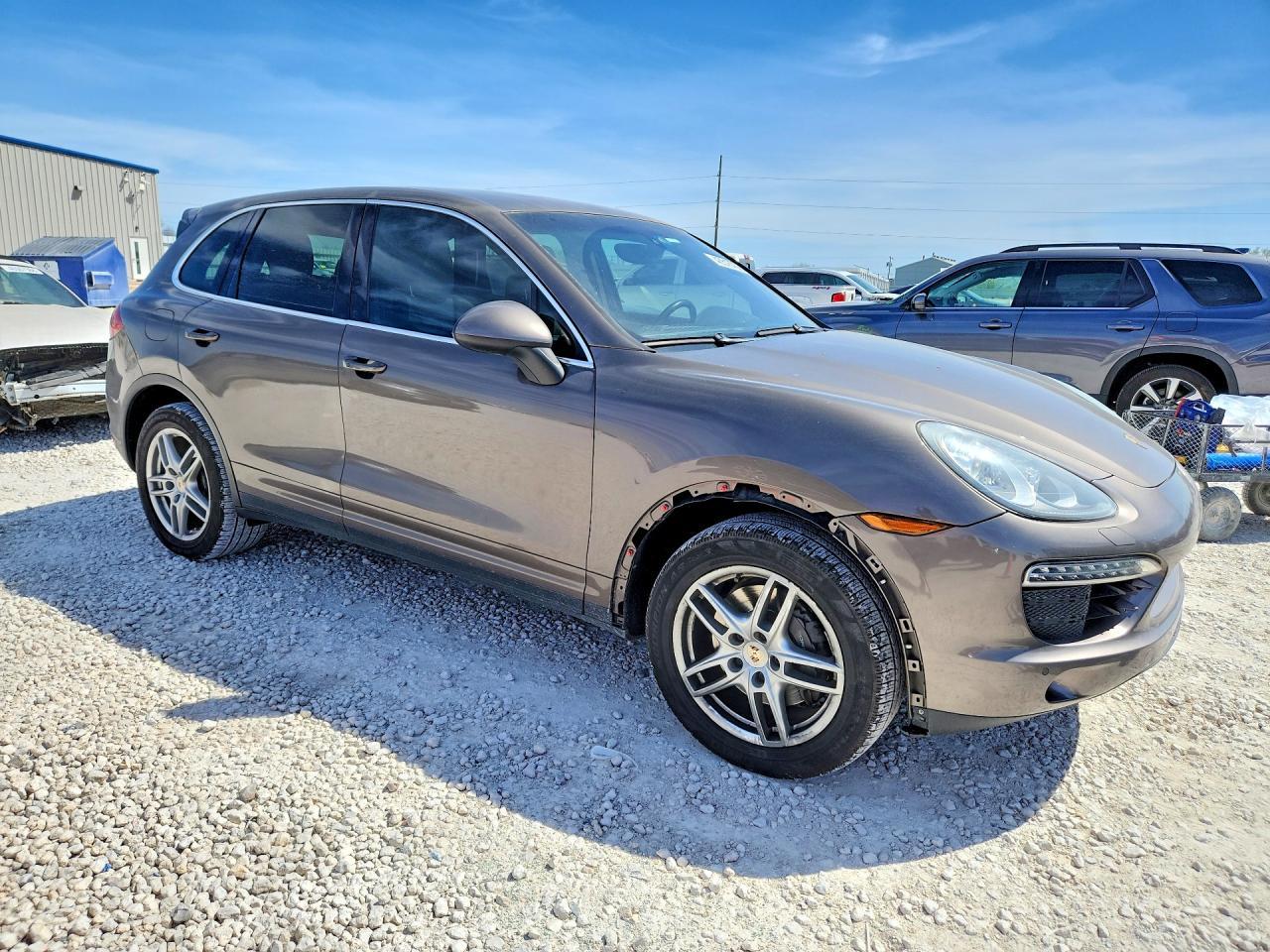2012 PORSCHE CAYENNE