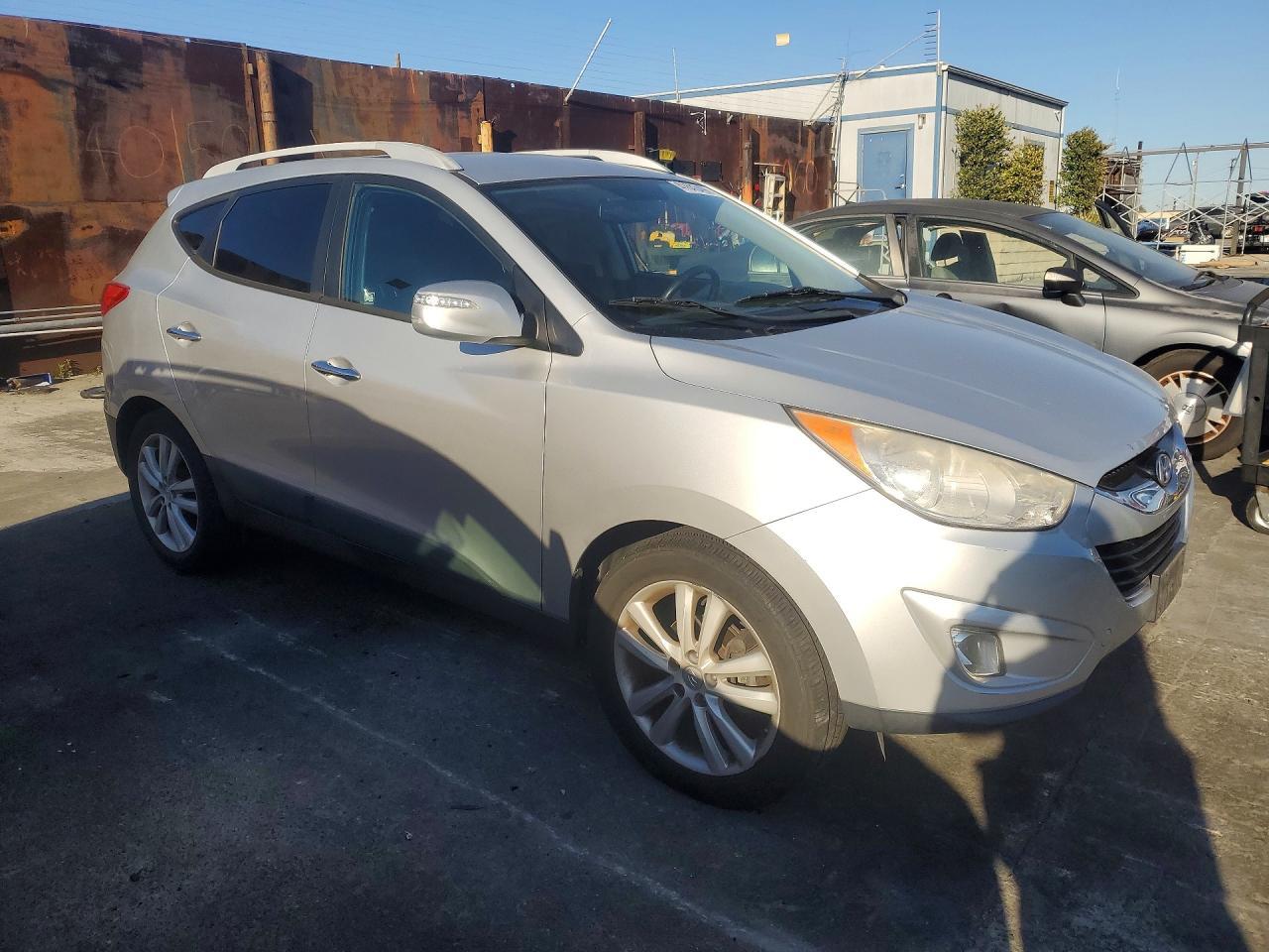 2011 HYUNDAI TUCSON