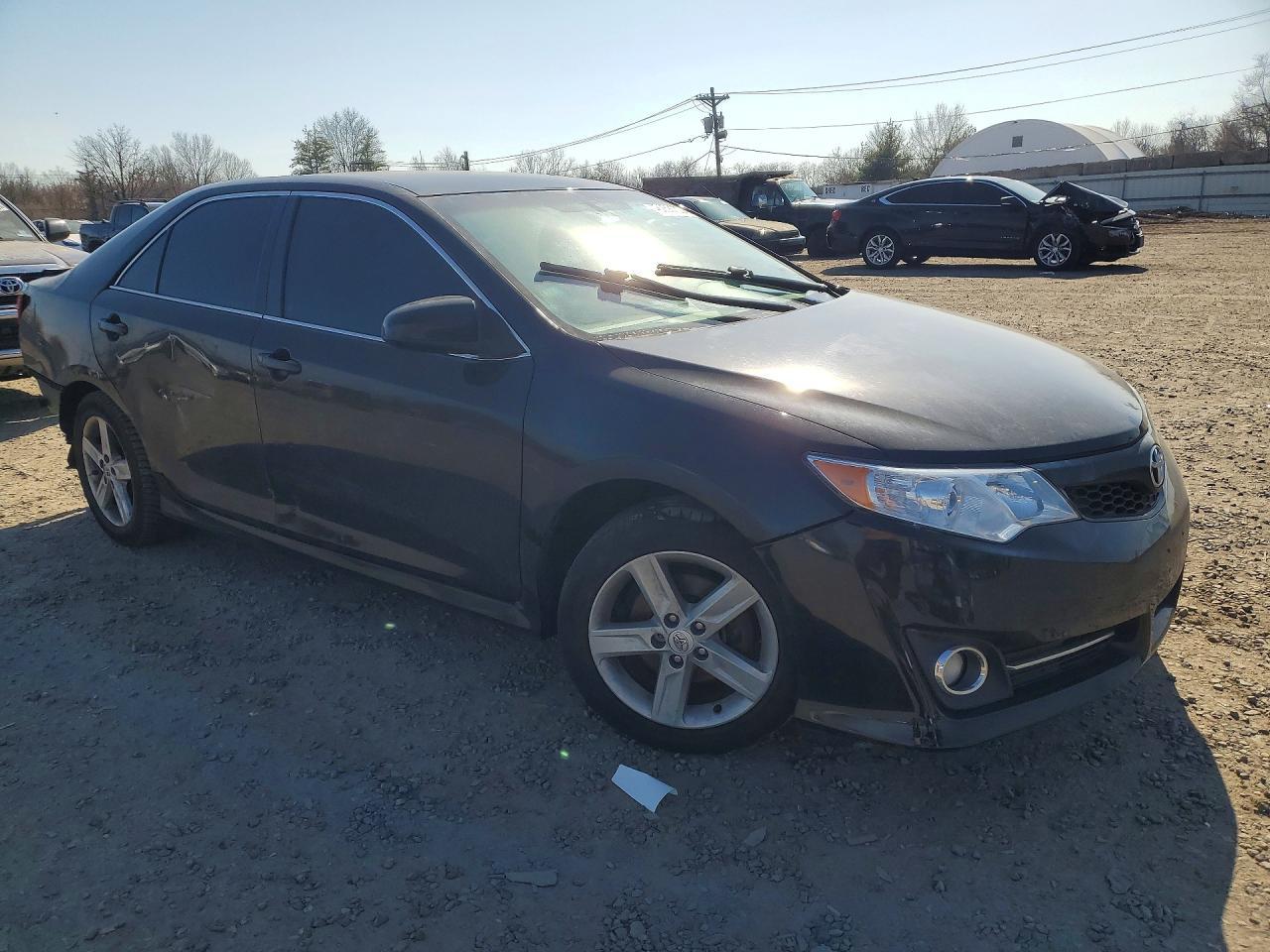 2014 TOYOTA CAMRY