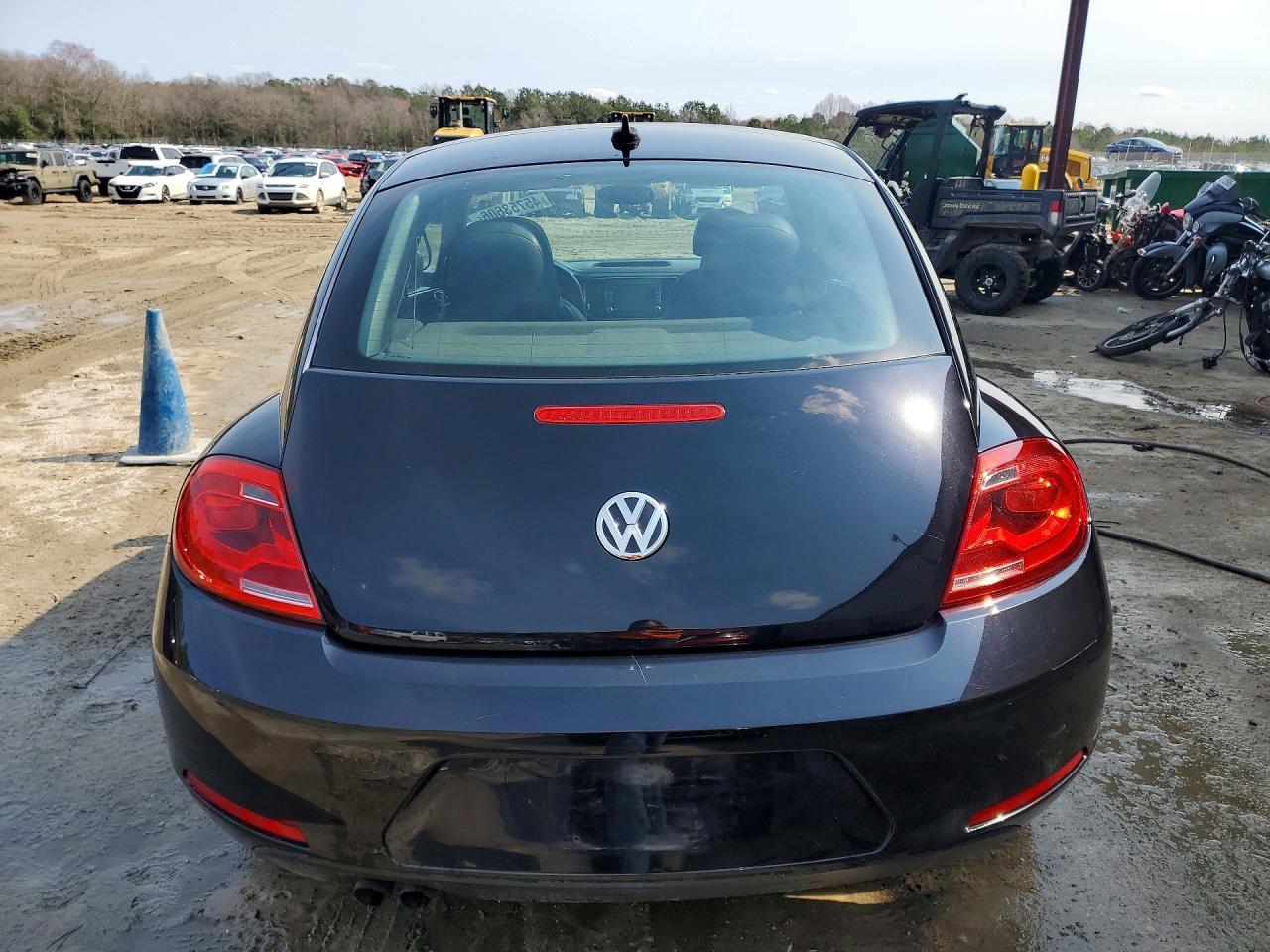 2013 VOLKSWAGEN Beetle