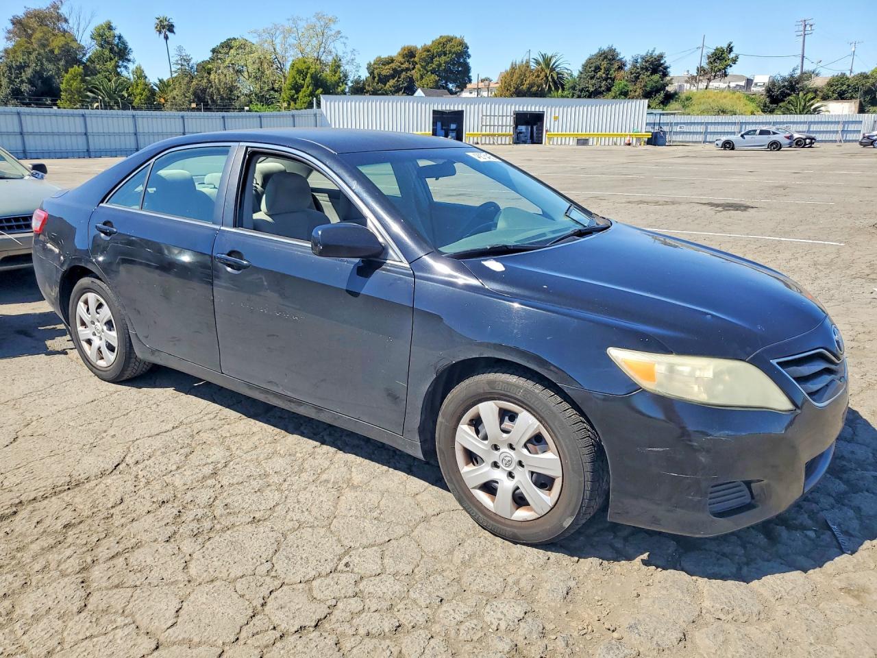 2011 TOYOTA CAMRY