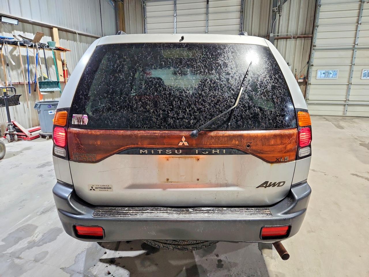 2002 MITSUBISHI Montero