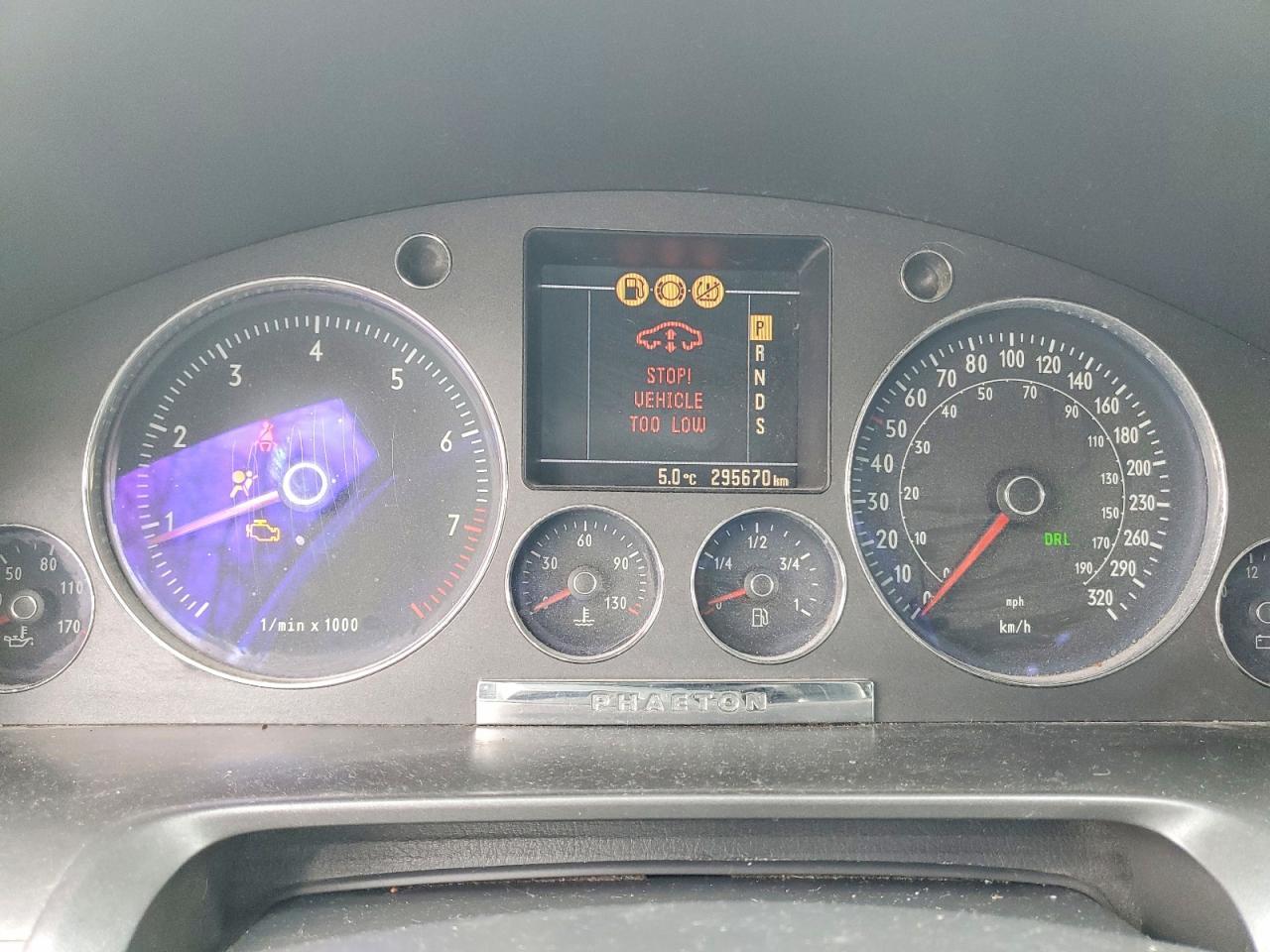 2004 VOLKSWAGEN Phaeton