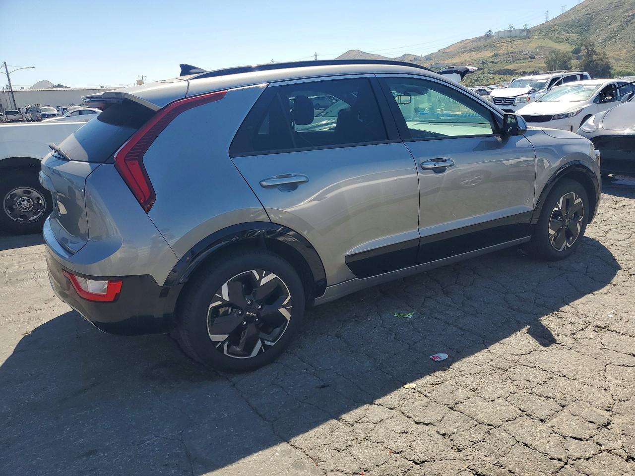 2023 KIA Niro
