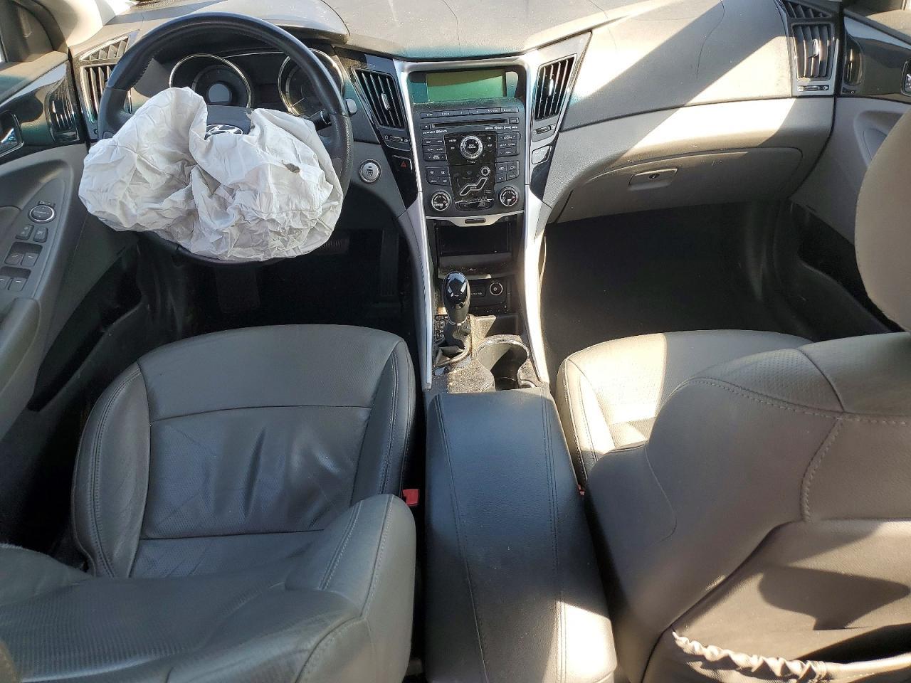 2011 HYUNDAI SONATA