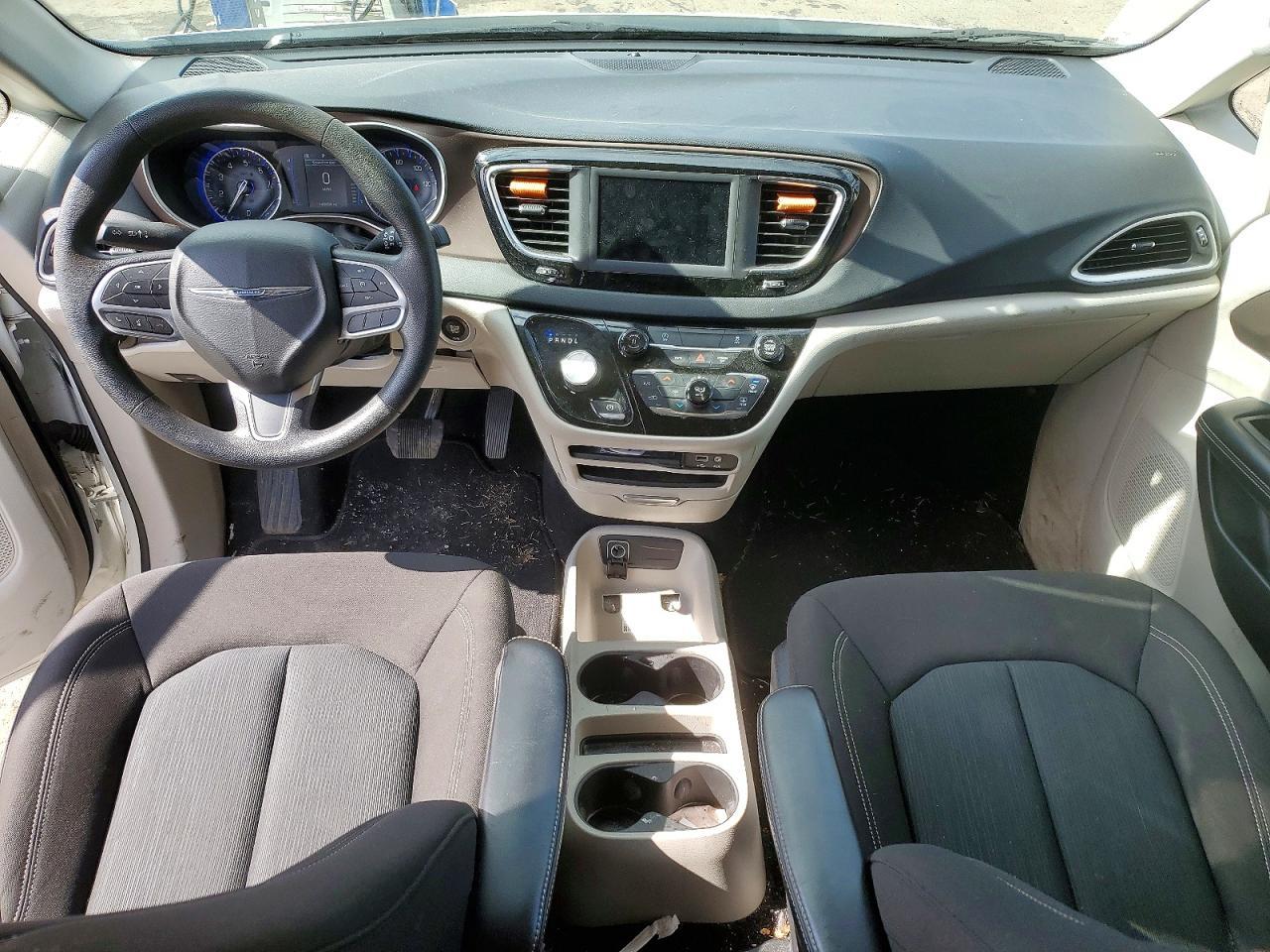 2020 CHRYSLER Voyager