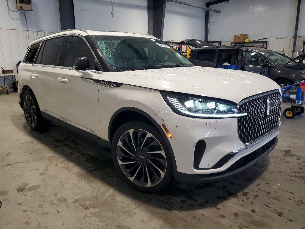 2025 LINCOLN Aviator