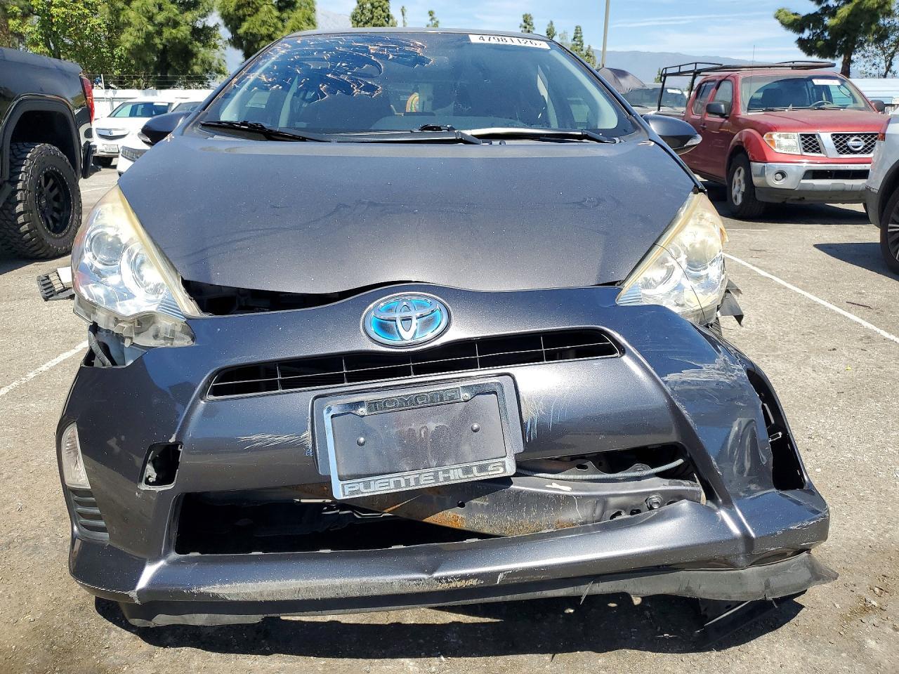 2014 TOYOTA Prius c