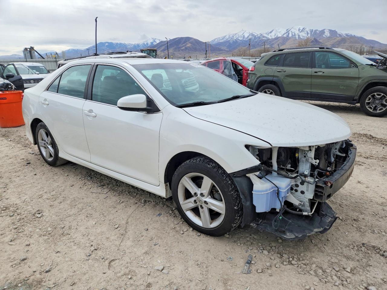 2014 TOYOTA CAMRY