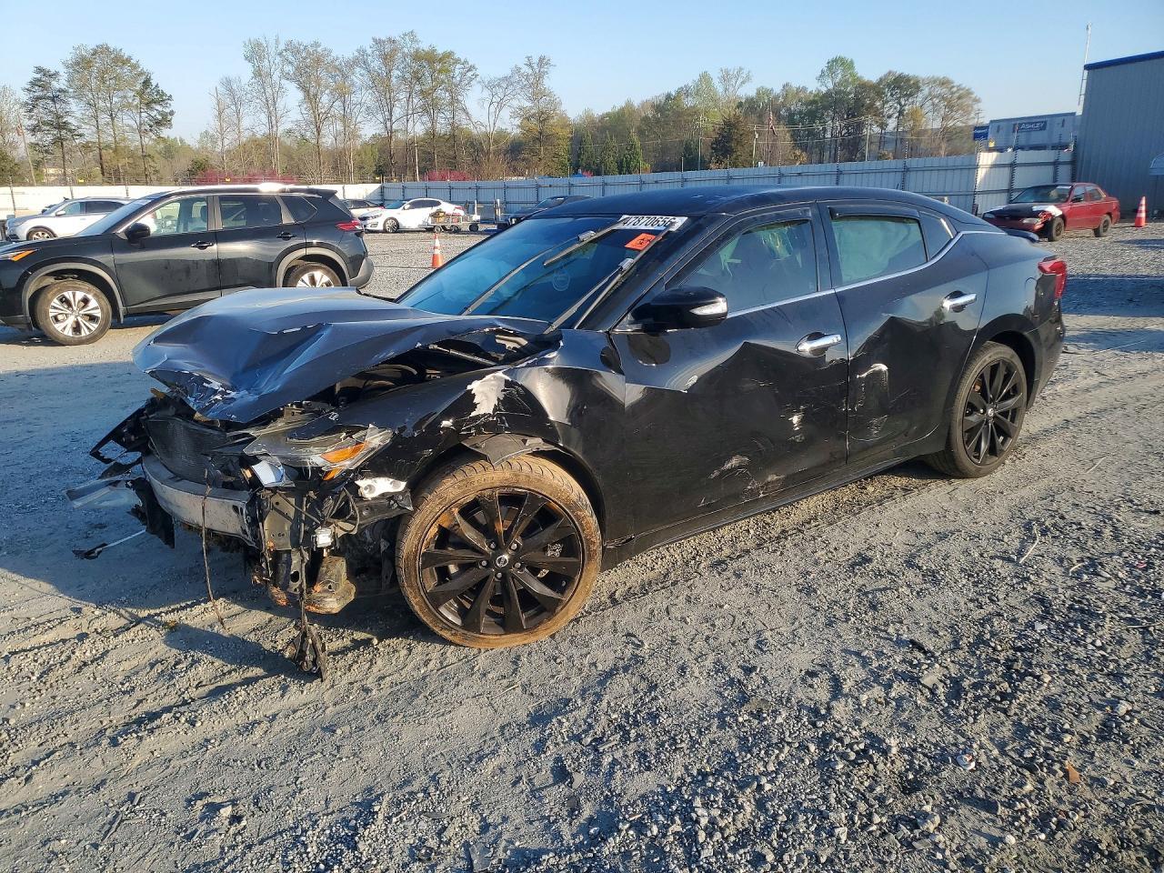 2017 NISSAN Maxima