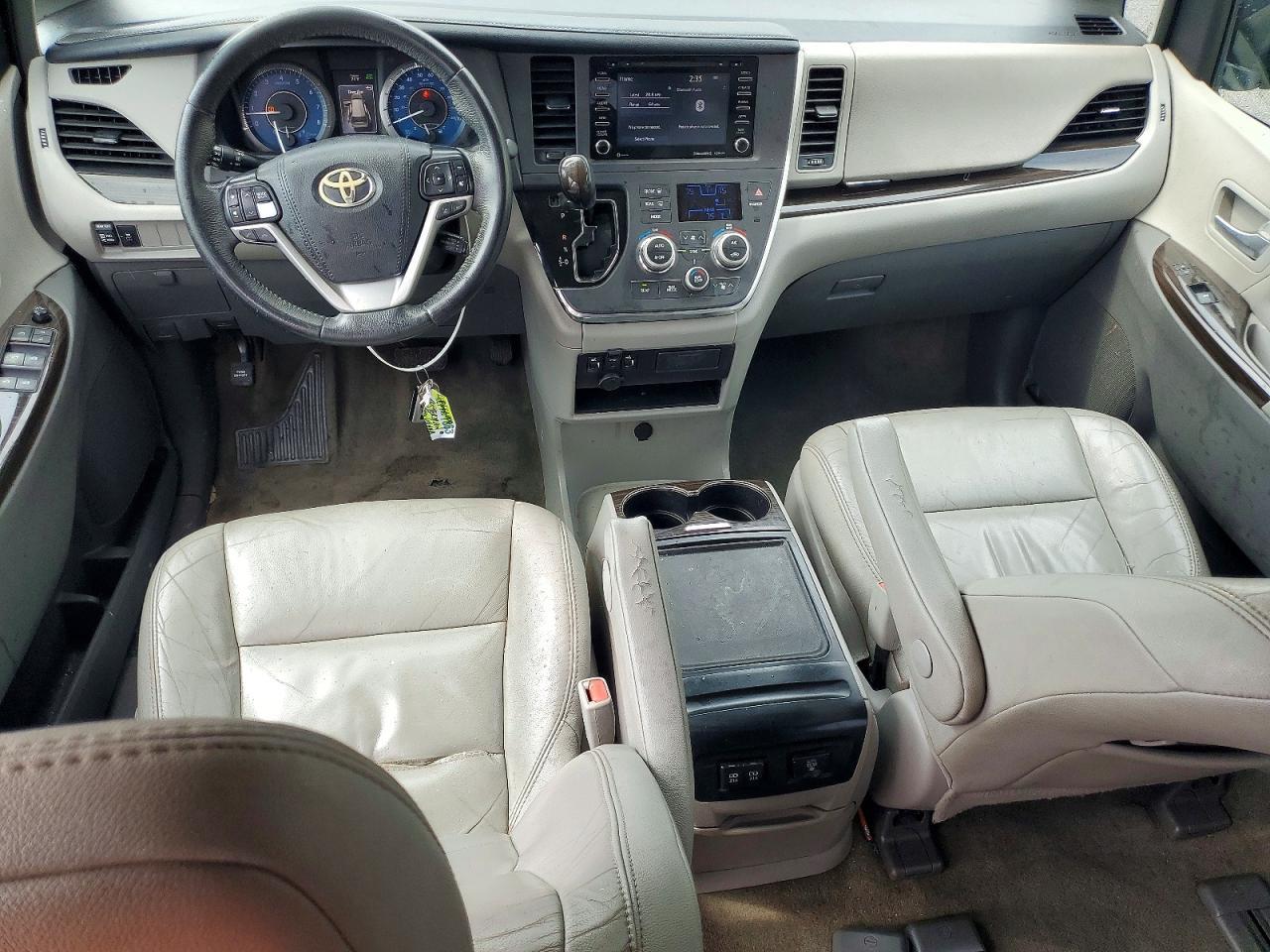 2018 TOYOTA SIENNA