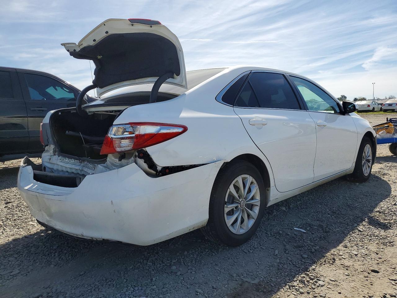 2015 TOYOTA CAMRY