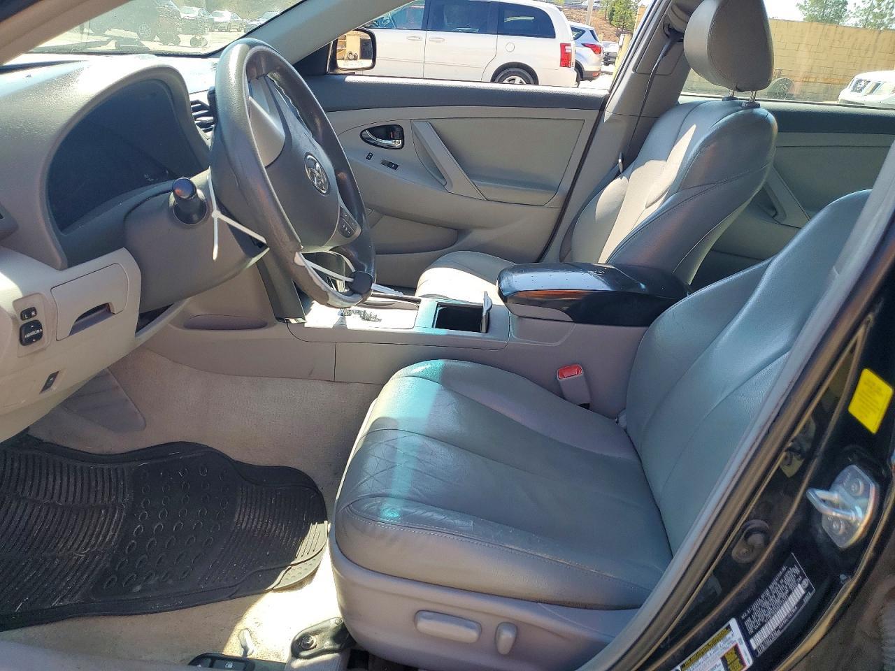 2011 TOYOTA CAMRY