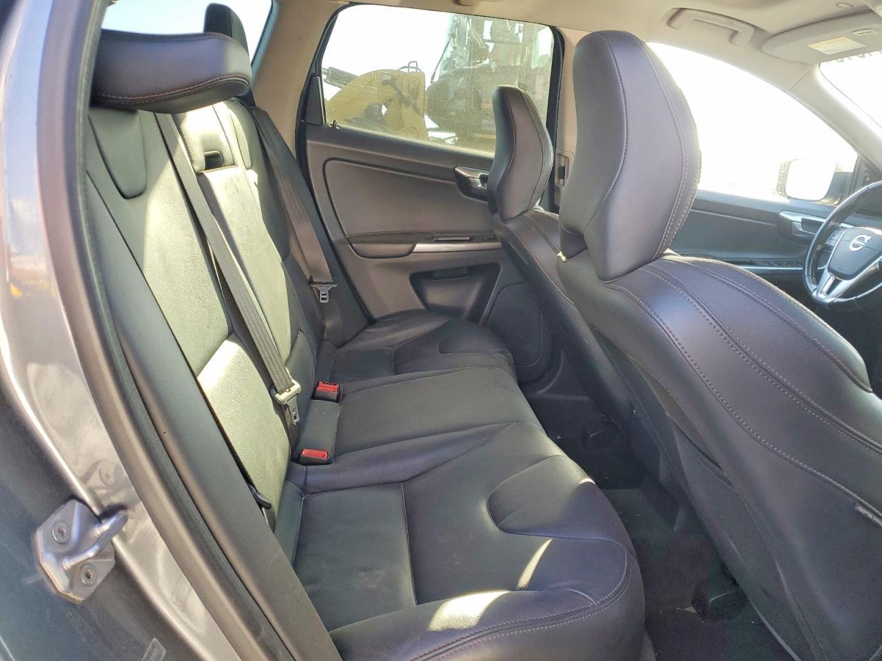 2017 VOLVO XC60