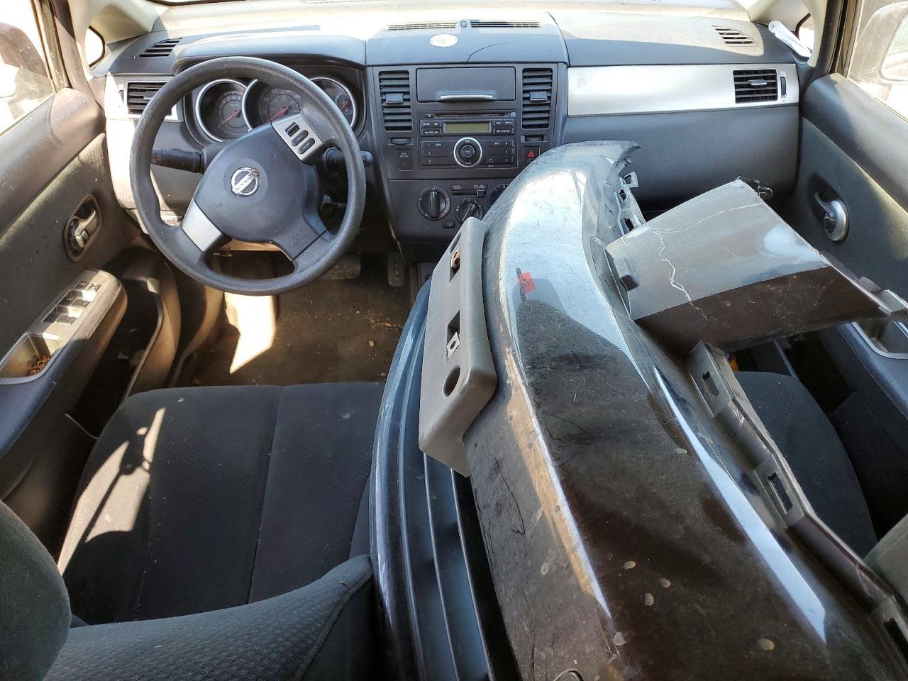 2011 NISSAN VERSA