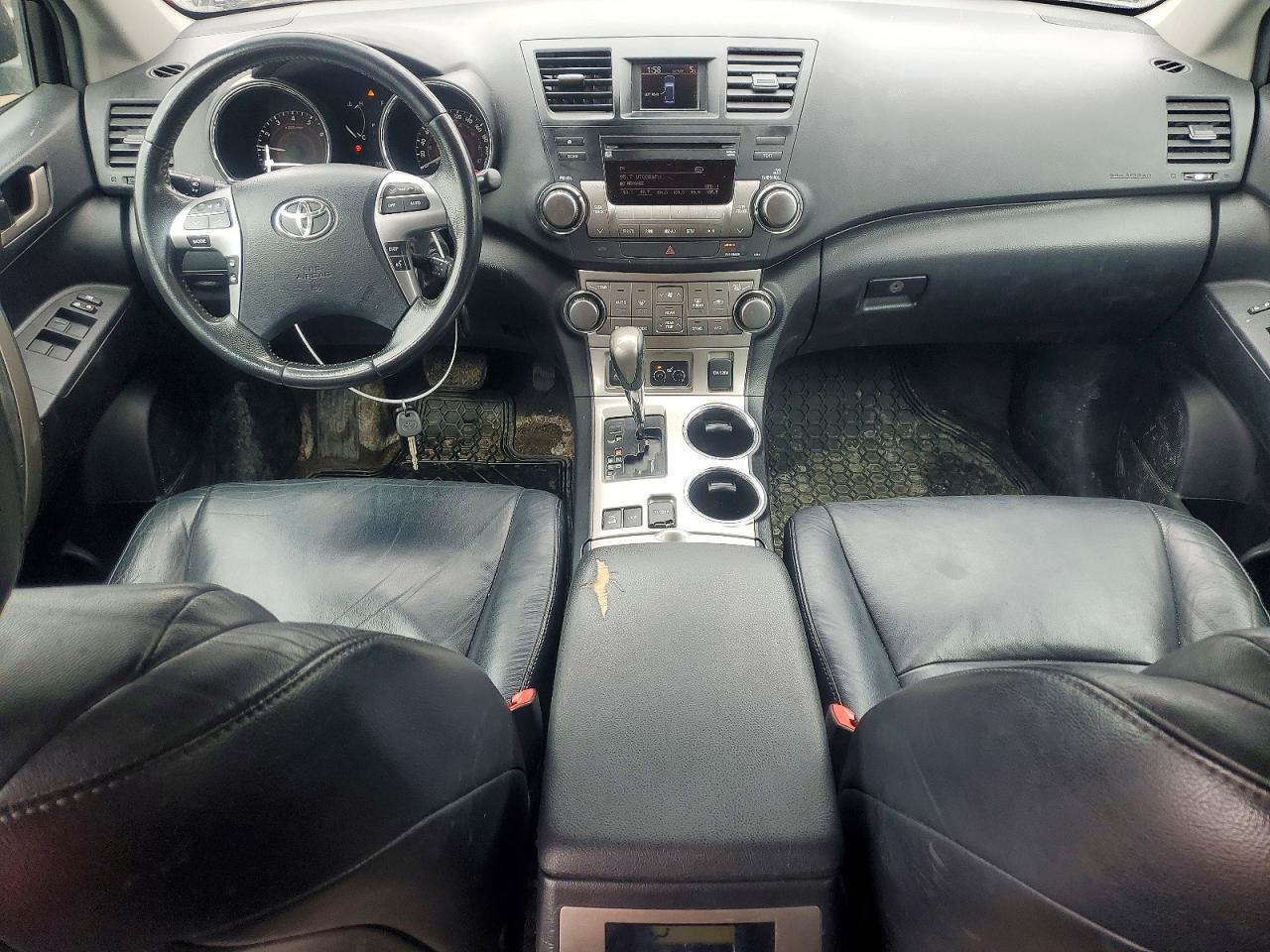 2011 TOYOTA HIGHLANDER