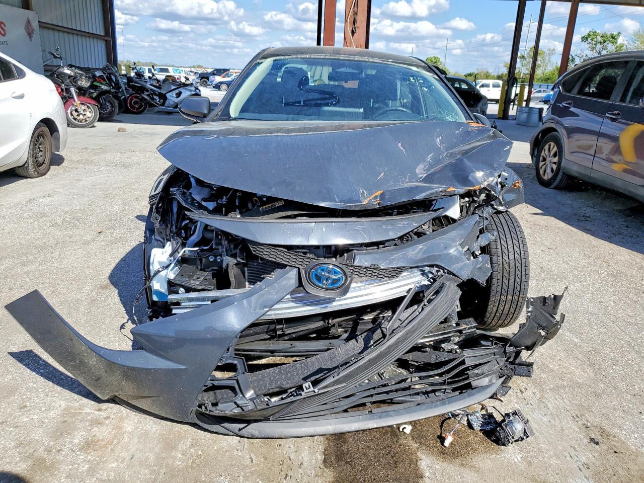 2025 TOYOTA COROLLA