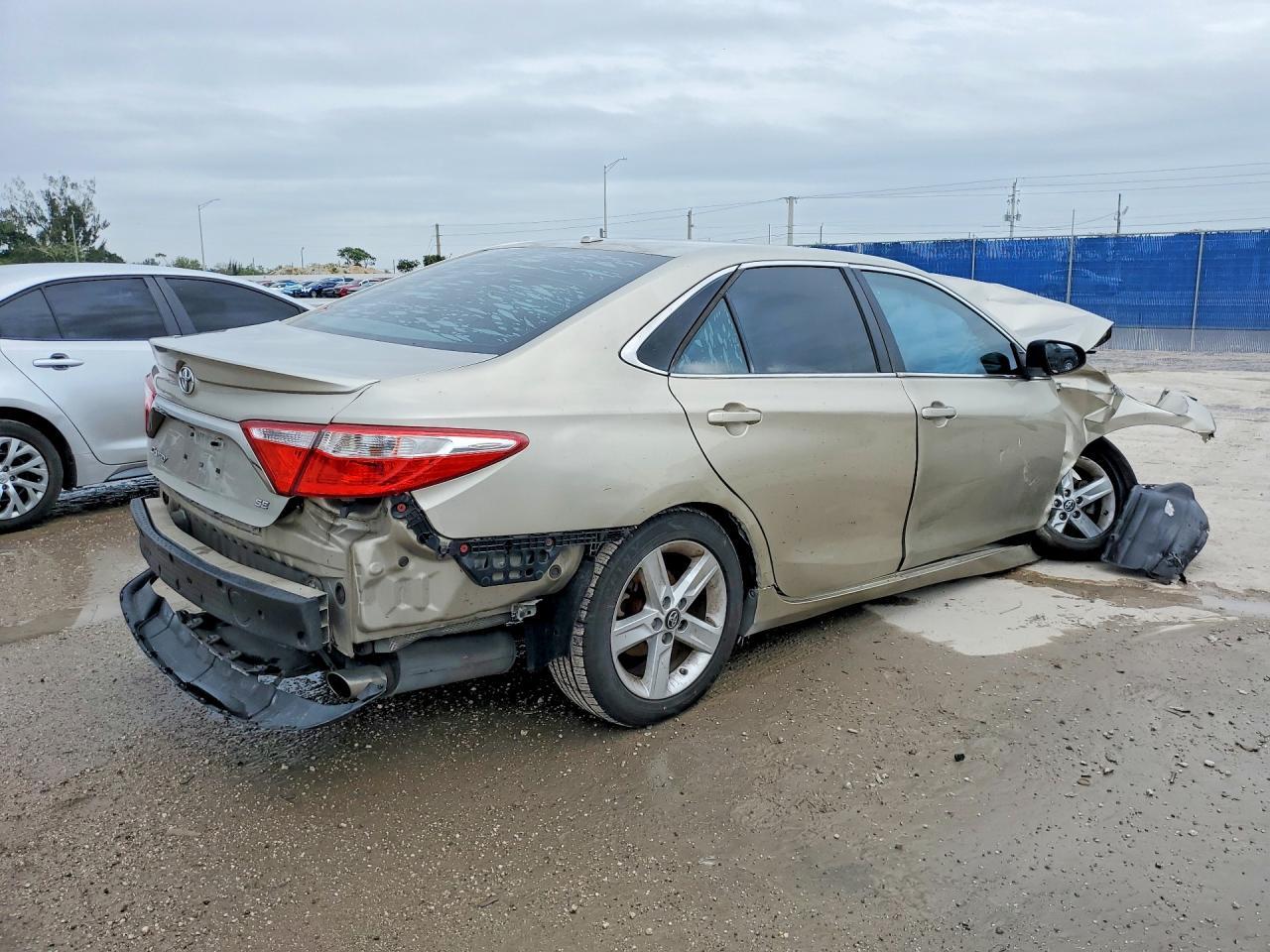 2015 TOYOTA CAMRY