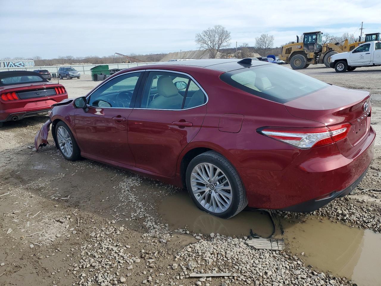 2018 TOYOTA CAMRY