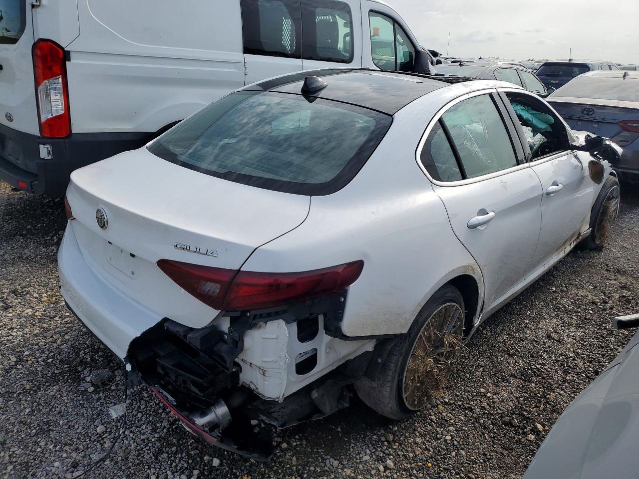 2017 ALFA ROMEO Giulia