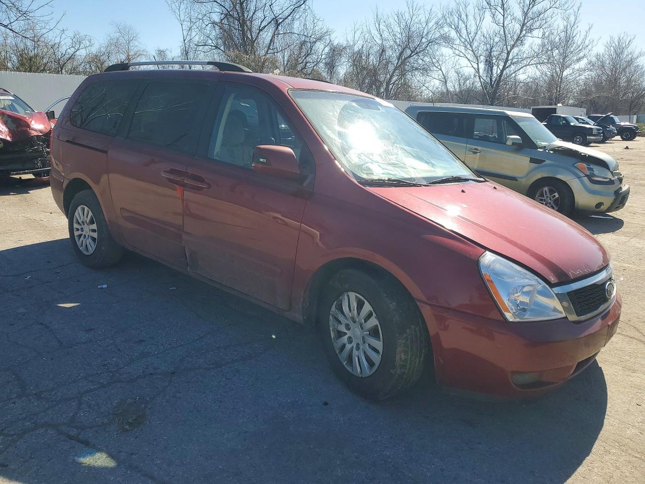 2011 KIA SEDONA