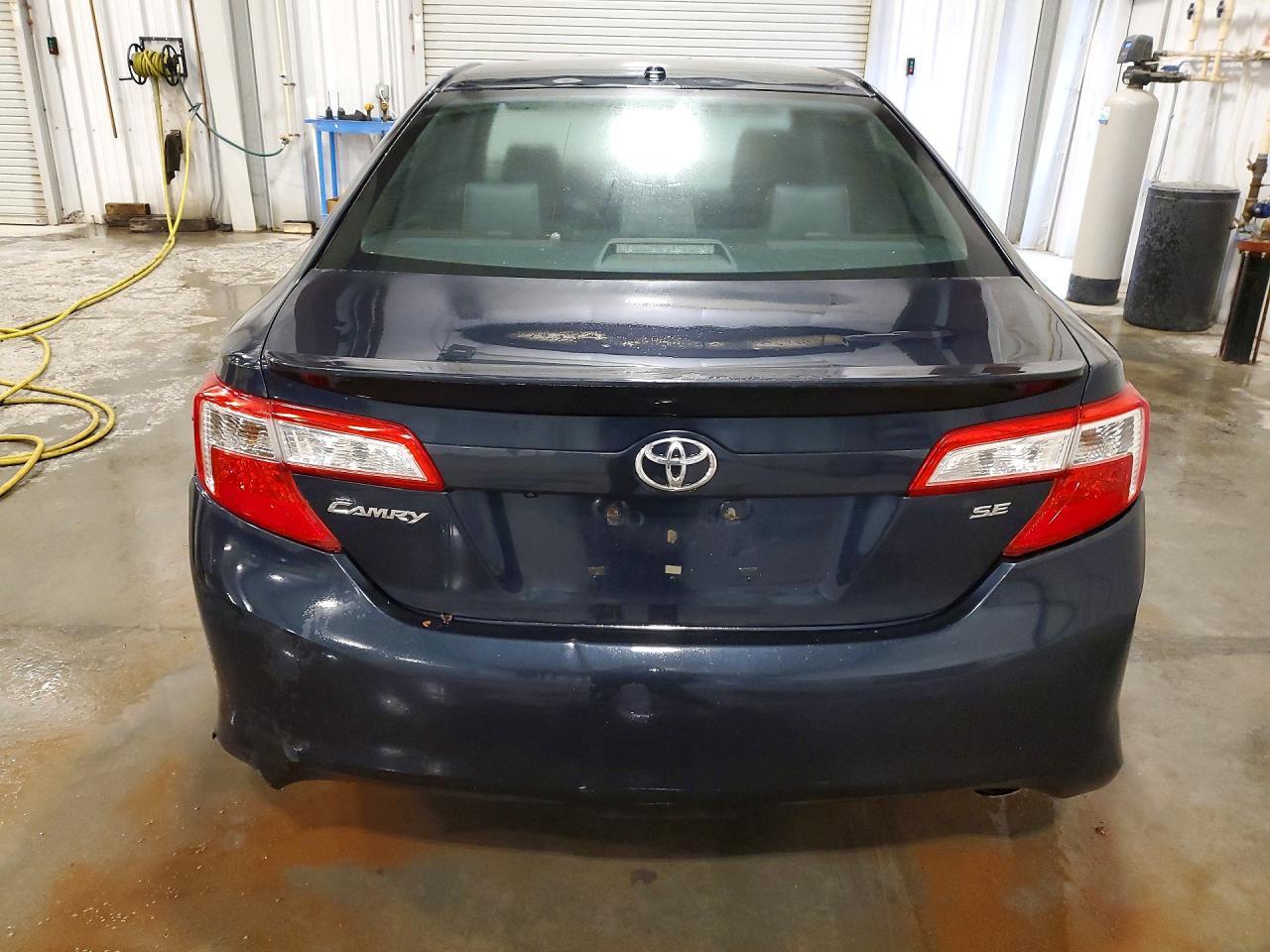2014 TOYOTA CAMRY