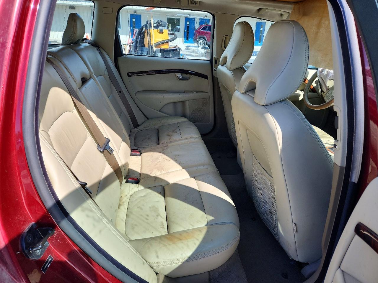 2008 VOLVO V70